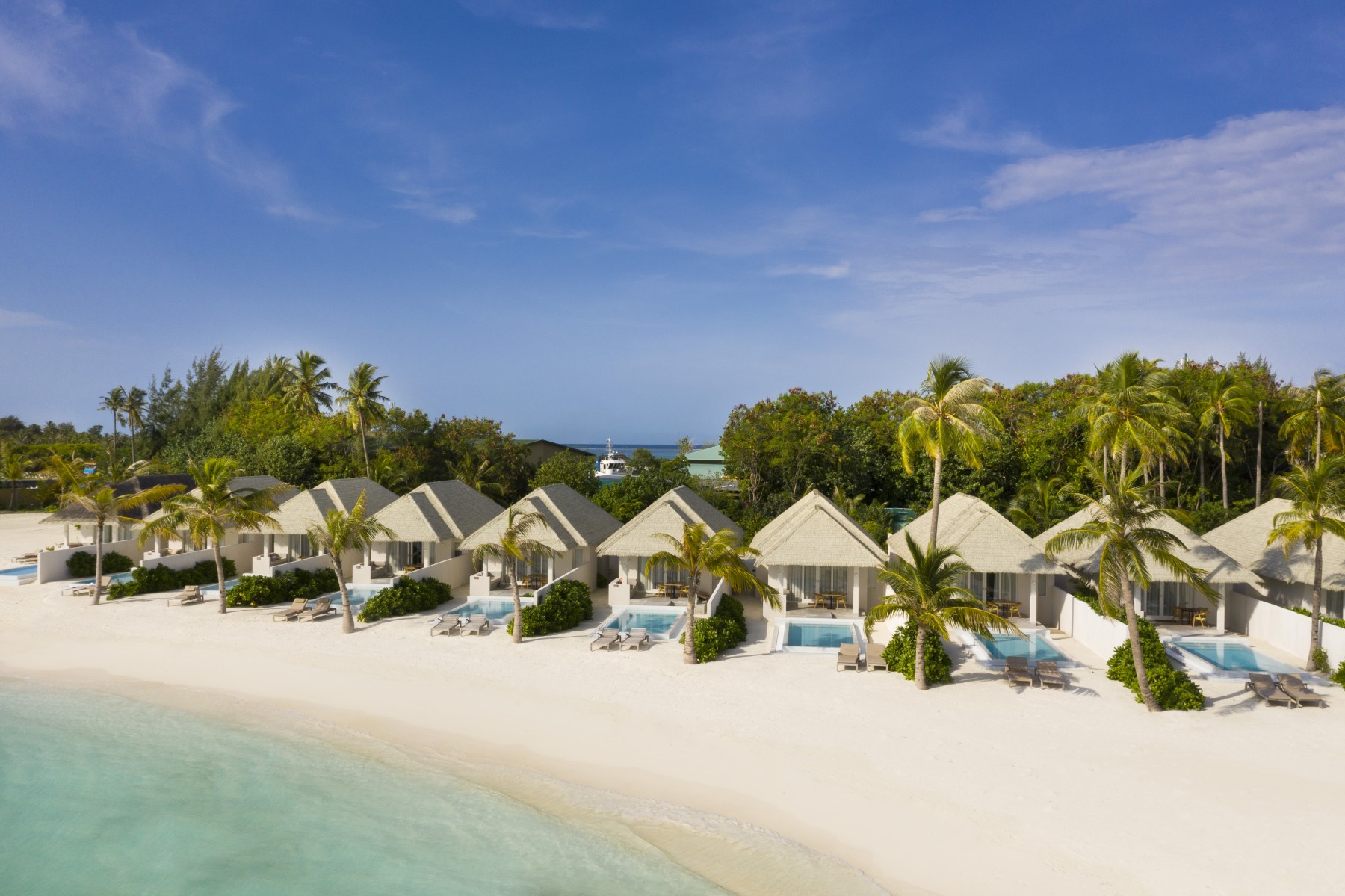 Grand Beach Suite with Pool